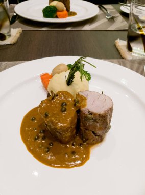 Tuzlu patates soslu domuz eti biber Sos ile