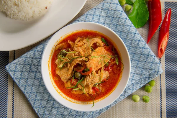 Zemin fıstık Hindistan cevizi krem köri domuz