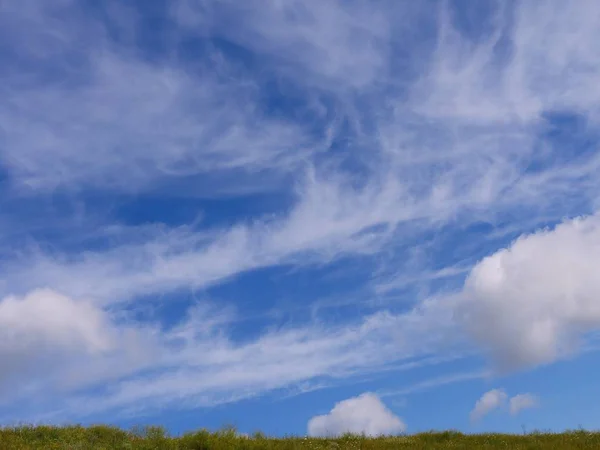 지평선, 하늘, 깃털 구름 — 스톡 사진
