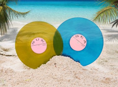 Vinil kayıtlar, deniz, plaj. Yaz ruh. Tatil.