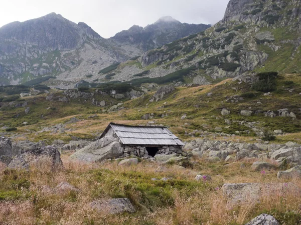 Casa, Chalet, Bungalow in montagna — Foto Stock