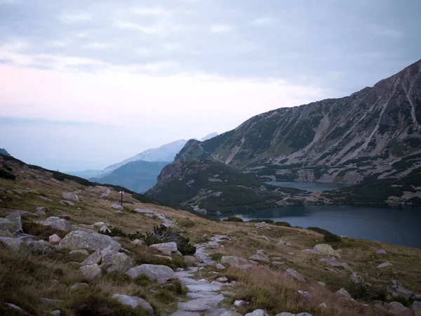 Yürüyüş, yürüyüş parkurları. Dağ yolu
