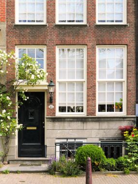 Kapı, sundurma, Hollandalı windows, evin cephe Bisikletler, Amsterdam.