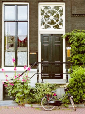 Kapı, sundurma, Hollandalı windows, evin cephe Bisikletler, Amsterdam.