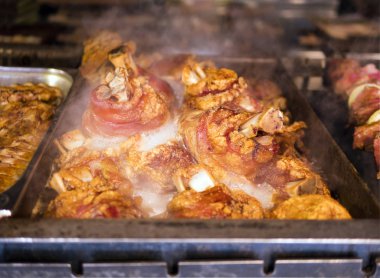 Domuz eti şaftlı hazırlanması.