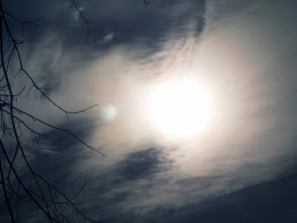 겨울 태양입니다. 감기, 프 로스트입니다. 그것은 불쾌 한 날 — 스톡 사진