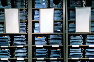 Kot, kot, giyim mağazasında temizleyelim. Satılık