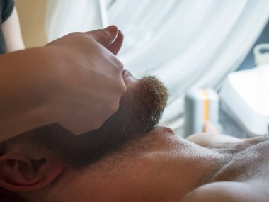 Spa, baş masajı, manuel terapi