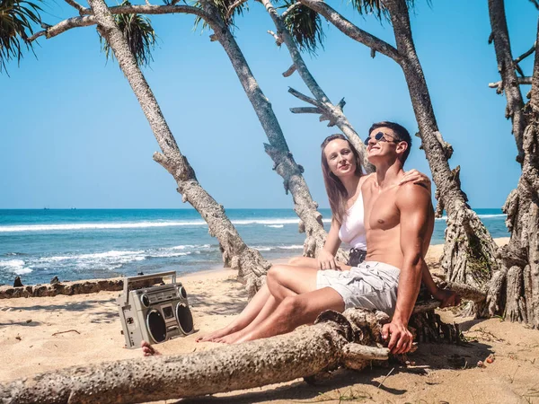 Liefhebbers Van Man Vrouw Ontspannen Het Tropische Strand Van Sri — Stockfoto