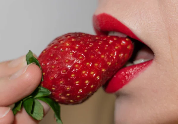 Sexy lips and strawberry — Stock Photo, Image