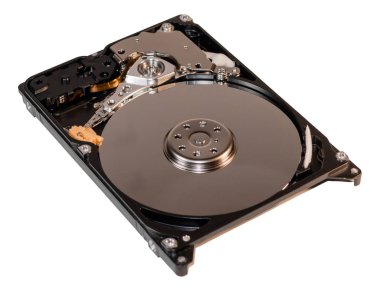 Sabit disk iç detay ile açıldı. Beyaz arka plan üzerinde izole