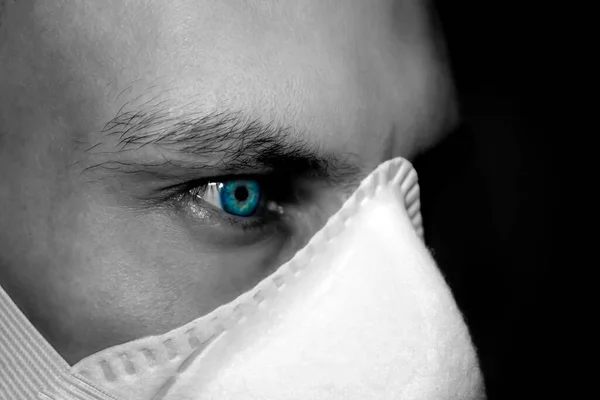 Preventive Protection Viruses Portrait Man Bright Eyes Medical Mask — Stock Photo, Image