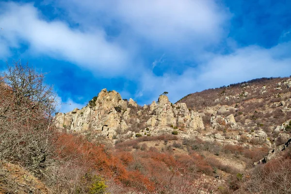 Demerdzhi Dağları, Demerji yakınlarındaki hayaletler vadisi. Alushta, Kırım