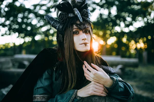 Woman-shaman with horns — Stock Photo, Image