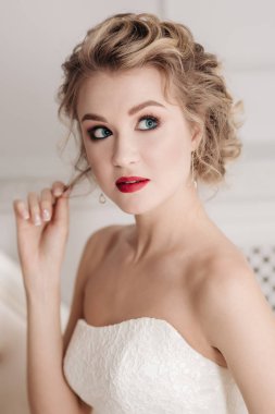 Gelin sarışın nazik portre