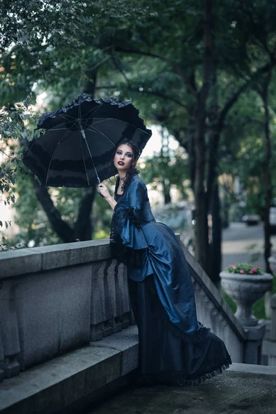 Victorian lady in blue — Stock Photo, Image