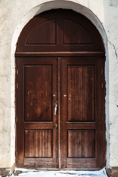 Alte Holztür geschlossen — Stockfoto