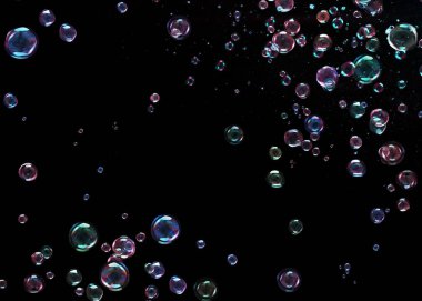 siyah arka plan üzerinde kabarcıklar