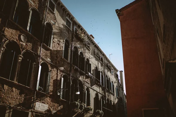 ヴェネツィアの家のファサード — ストック写真