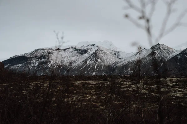 多雪的冰岛山脉 — 图库照片