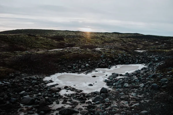 アイスランドで凍った湖 — ストック写真