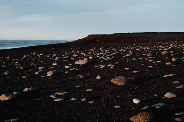 Скалистый Чёрный Песок Исландии — стоковое фото