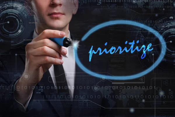 Ekonomi, teknoloji, Internet ve ağ kavramı. Genç busine