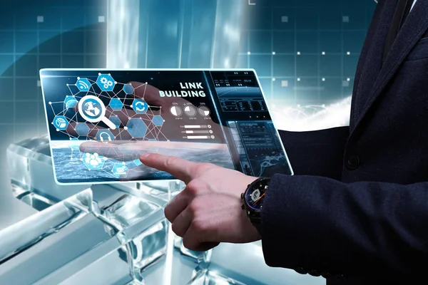 Ekonomi, teknoloji, Internet ve ağ kavramı. Genç busine