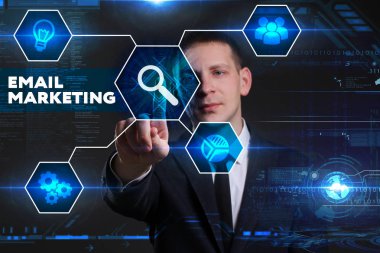 Ekonomi, teknoloji, Internet ve ağ kavramı. Genç busine