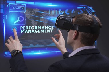 Ekonomi, teknoloji, Internet ve ağ kavramı. Genç busine