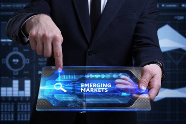 Ekonomi, teknoloji, Internet ve ağ kavramı. Genç busine