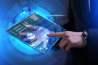 Ekonomi, teknoloji, Internet ve ağ kavramı. Genç busine