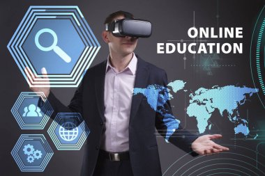 Ekonomi, teknoloji, Internet ve ağ kavramı. Genç busine