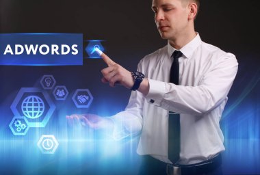 Ekonomi, teknoloji, Internet ve ağ kavramı. Genç busine