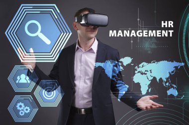 Ekonomi, teknoloji, Internet ve ağ kavramı. Genç busine