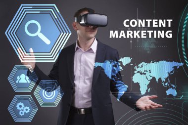 Ekonomi, teknoloji, Internet ve ağ kavramı. Genç busine