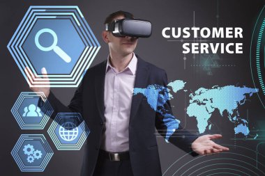 Ekonomi, teknoloji, Internet ve ağ kavramı. Genç busine