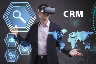 Ekonomi, teknoloji, Internet ve ağ kavramı. Genç busine