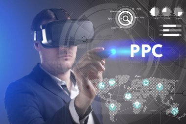 Ekonomi, teknoloji, Internet ve ağ kavramı. Genç busine