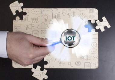 Ekonomi, teknoloji, Internet ve ağ kavramı. Genç busine