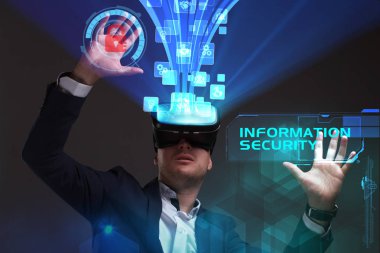 Ekonomi, teknoloji, Internet ve ağ kavramı. Genç busine