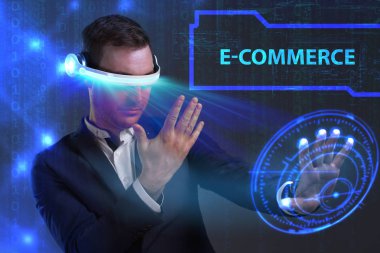 Ekonomi, teknoloji, Internet ve ağ kavramı. Genç busine