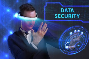 Ekonomi, teknoloji, Internet ve ağ kavramı. Genç busine