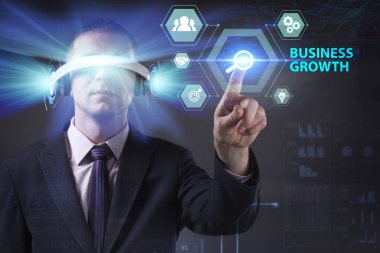 Ekonomi, teknoloji, Internet ve ağ kavramı. Genç busine