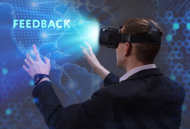 Ekonomi, teknoloji, Internet ve ağ kavramı. Genç busine