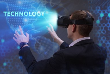 Ekonomi, teknoloji, Internet ve ağ kavramı. Genç busine