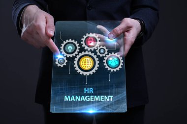 Ekonomi, teknoloji, Internet ve ağ kavramı. Genç busine