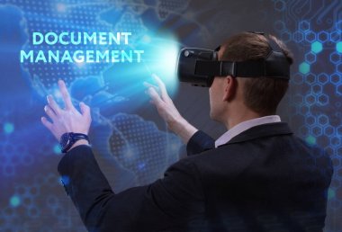 Ekonomi, teknoloji, Internet ve ağ kavramı. Genç busine