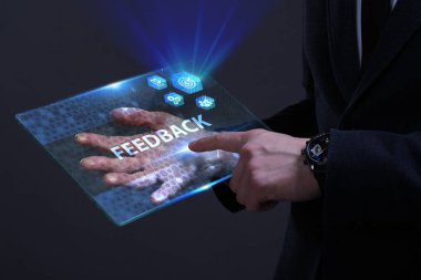 Ekonomi, teknoloji, Internet ve ağ kavramı. Genç busine