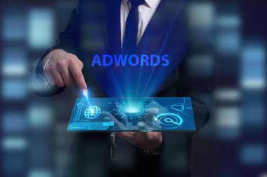 Ekonomi, teknoloji, Internet ve ağ kavramı. Genç busine